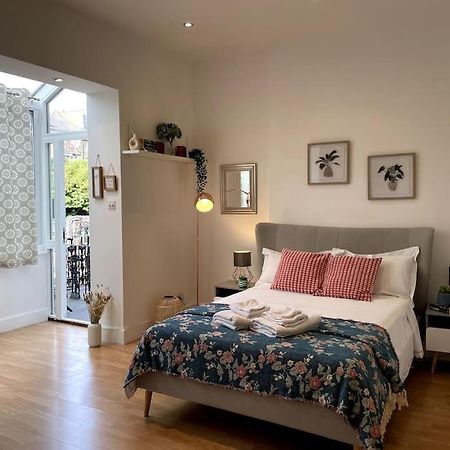 Cute&Cozy Studio Apt In Barons Court Londra Dış mekan fotoğraf