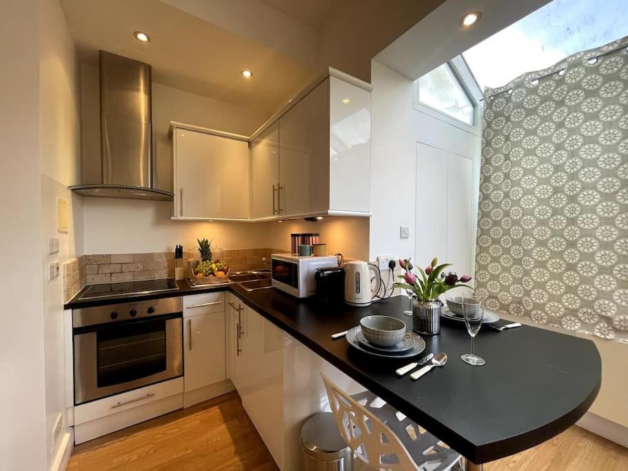 Cute&Cozy Studio Apt In Barons Court Londra Dış mekan fotoğraf