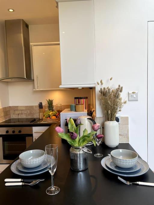Cute&Cozy Studio Apt In Barons Court Londra Dış mekan fotoğraf
