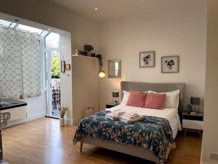 Cute&Cozy Studio Apt In Barons Court Londra Dış mekan fotoğraf