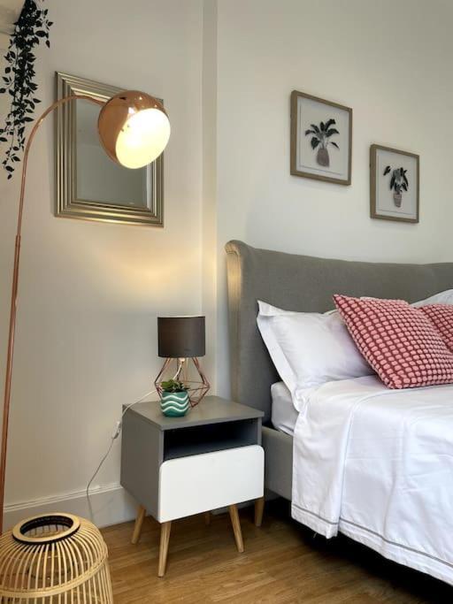 Cute&Cozy Studio Apt In Barons Court Londra Dış mekan fotoğraf