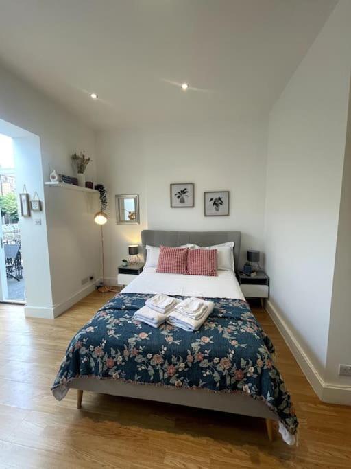 Cute&Cozy Studio Apt In Barons Court Londra Dış mekan fotoğraf